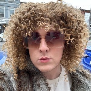 Meet your Posher, Eric